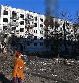 A destruição em Chuhuiv depois dos bombardeamentos russos, na região de Kharkiv, Ucrânia (Foto Justin Yau/Sipa USA/Mondadori Portfolio)