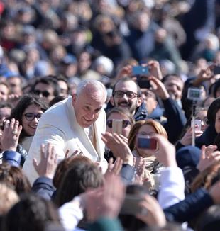 Papa Francisco na Audiência com CL no dia 7 de março de 2015 (©Ansa/Maurizio Brambatti)
