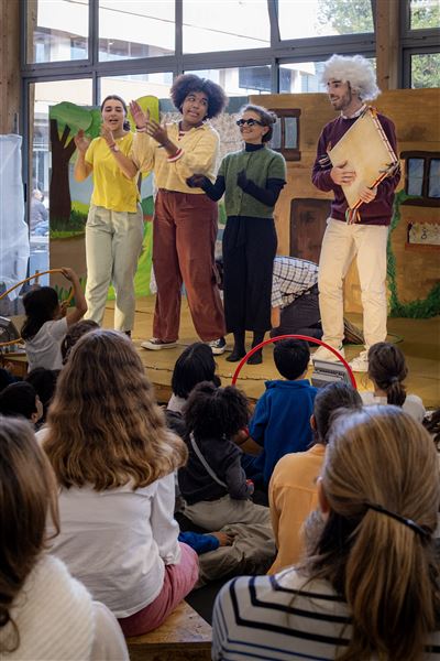 Atuação de circo, no Mini Meeting (Foto: Pedro Marques Pereira)