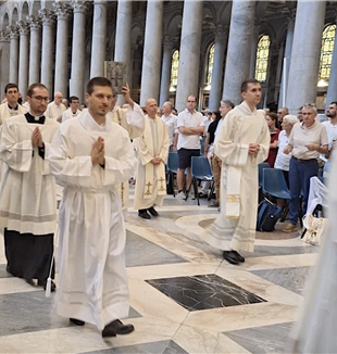 Alessandro Milanesi e Giovanni Ferrari na Basílica de São Paulo Fora dos Muros para as ordenações