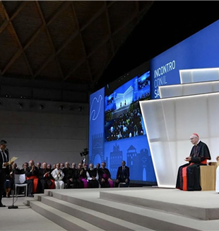 Davide Prosperi durante a saudação ao Papa Leão XIV (©Vatican Media)